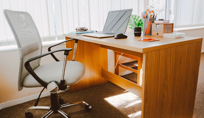 Keep Desk Clean And Tidy