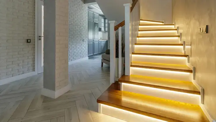 Staircase lighting trends for modern homes